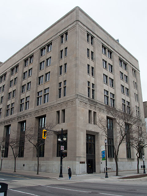 Dominion Public Building (now the John Sopinka Courthouse), Hamilton, Ontario. Photo Credit: Whpq, Wikimedia Commons