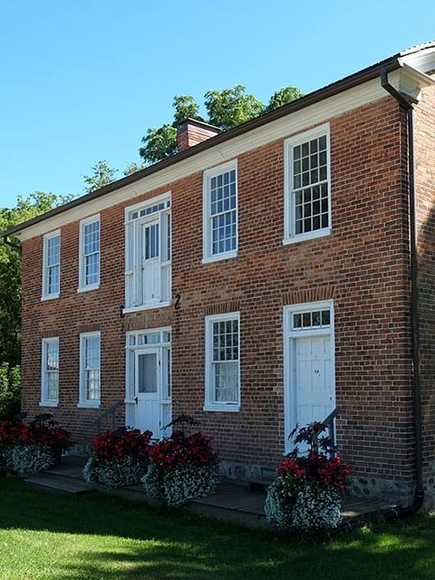 Fryfogel Inn, Perth County, Ontario. Photo Credit: Jesse Dymond, Wikimedia Commons