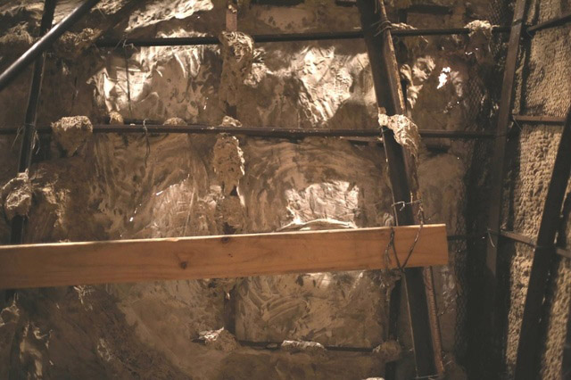 The Kings Theater: Close-up of fibrous plaster with desiccated jute connections.