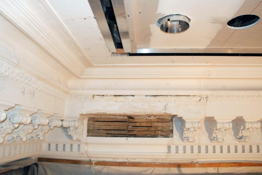 BEFORE: Missing plaster elements in the Elgin County Courthouse, St. Thomas, Ontario 