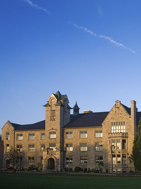 Tassie Hall, Galt Collegiate Institute, Cambridge, Ontario. Photo Credit: Ian Furst, Wikimedia Commons